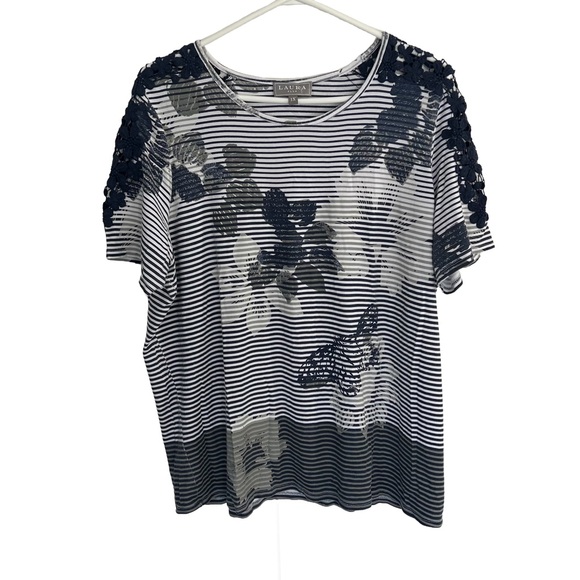 Women’s  Laura Plus Navy and White Striped Floral Top With Lace Sleeves. Size 1X - Picture 3 of 8